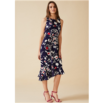Proof if it were needed, that you just can't beat a floral dress > 