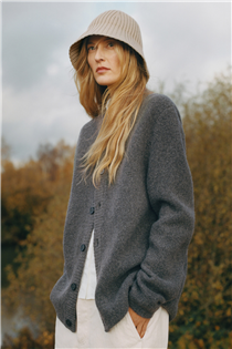 Discover soft, cosy layers, designed for indoor lounging and outdoor pursuits... ​