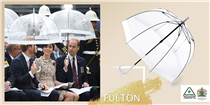 【店長推介 | FULTON 皇室御用好傘】 下雨天大家第一眼注意到對方的雨傘！ FULTON 創立於1956年的倫敦，是英國頂尖的雨傘品牌。以注重細節、製傘品質聞名，亦貴為皇室與明星都愛用的時尚雨具，包括獨家為女王訂製心愛的鳥籠傘，女王更授予FULTON一枚代表皇室的最高認可的英國皇家標章(Royal Warrant)！所以英女王外訪時手邊總少不了一把與她衣著搭配的FULTON Birdcage®鳥籠傘。 這款圓頂傘設計有效完全覆蓋頭部和肩部，避免撇雨淋濕！用透明高檔PVC外殼，完全不會遮擋視線，比普通傘子更添視覺感！現在，你也可以輕鬆擁有跟女王同款的FULTON Birdcage 鳥籠傘，讓你開始期待雨天！... FULTON Unisex's Birdcage-1: 