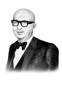 Gucci President and CEO, Marco Bizzarri—who recently launched the CEO Carbon Neutral Challenge, an invite to CEOs across industries to join the challenge and to take responsibility for their total GHG emissions every year—was awarded by GQ Italia the GQ Best Dressed Men 2020 Award.  