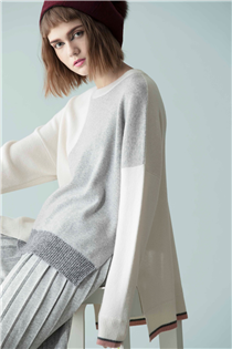 【Enrich Layering With Colourblock Chic】貫徹Atsuro Tayama富藝術感且前衛的風格，設計師巧妙將拼色設計呈現於單品的不同位置，並結合不規則剪裁打造一系列柔軟舒適的羊毛混山羊絨上衣，讓您輕易配搭出時尚且層次豐富的秋冬造型。 更多Atsuro Tayama單品在Sidefame網店發售﹕