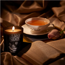 Perfuming the air with an ambience of rare and precious essences, warm the senses with the Silver Moon Tea Scented Candle. As sweet as your Valentine, green tea and berries lend their suave bouquet to this rich and aromatic fragrance – just what you need to set the mood for a romantic, cosy night in. #TWGTeaOfficial