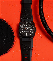 【Bell & Ross獻給專業人士的專業腕錶】 每一款 Bell & Ross 腕錶的設計都旨在契合其具體的使用環境。對於潛水者，Bell & Ross 研發出完美適合水下環境的專業腕錶，它們能夠有效輔助潛水者在極端環境下測量時間。可讀、實用精準及可靠，完全滿足專業潛水人士的需求。