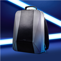 Discover the new "Line D Laser", architectural and graphic with its volumes and bi-color leathers. Stylish yet robust, laptops and tablets are securely protected in this backpack, in a padded internal compartment.