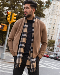 Check out 🍂 the season's must-have pieces: carefully selected by ⚽️ professional football player Emre Can. Now in stores and at hm.info/61874ywBb !