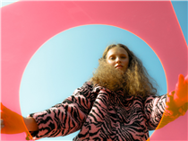 透過精巧的條紋和撞色設計，b+ab #PinkLabel 系列完美地展現了充滿活力和型格少女味的時裝！ 🛍Shop now: bit.ly/bplusabeshop