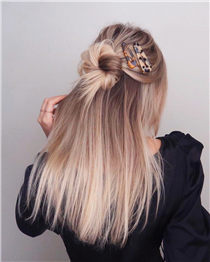 You can never go wrong with a resin clip (or two!) Shop hair accessories: festivalwalk