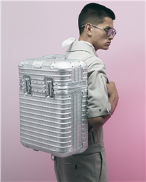 The Dior Summer 2020 men's show by Kim Jones, the Creative Director of Dior men's collections, unveiled a unique capsule collection done in collaboration with the luxury luggage brand Rimowa, featuring special-edition products such as a backpack or a champagne case. This collection features the 'Dior Oblique' signature inscribed directly onto the German brand's iconic aluminum skin. Discover more about the collection on.dior.com/summer20!