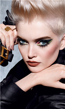 This fall, Peter Philips, Creative & Image Director of Dior Makeup paints the portrait of a visionary woman with his new POWER LOOK collection, Ruth Bell gives life to his vision, looking as gorgeous and fearless as ever! 