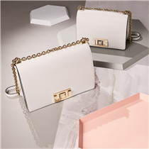 Total white is a must-have for this summer: meet Furla Mimì.