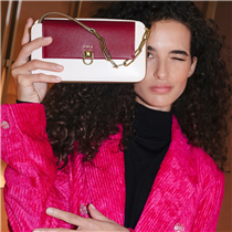 The mini bag trend continues. @chiarascelsi loves her Furla Miss Mimì.